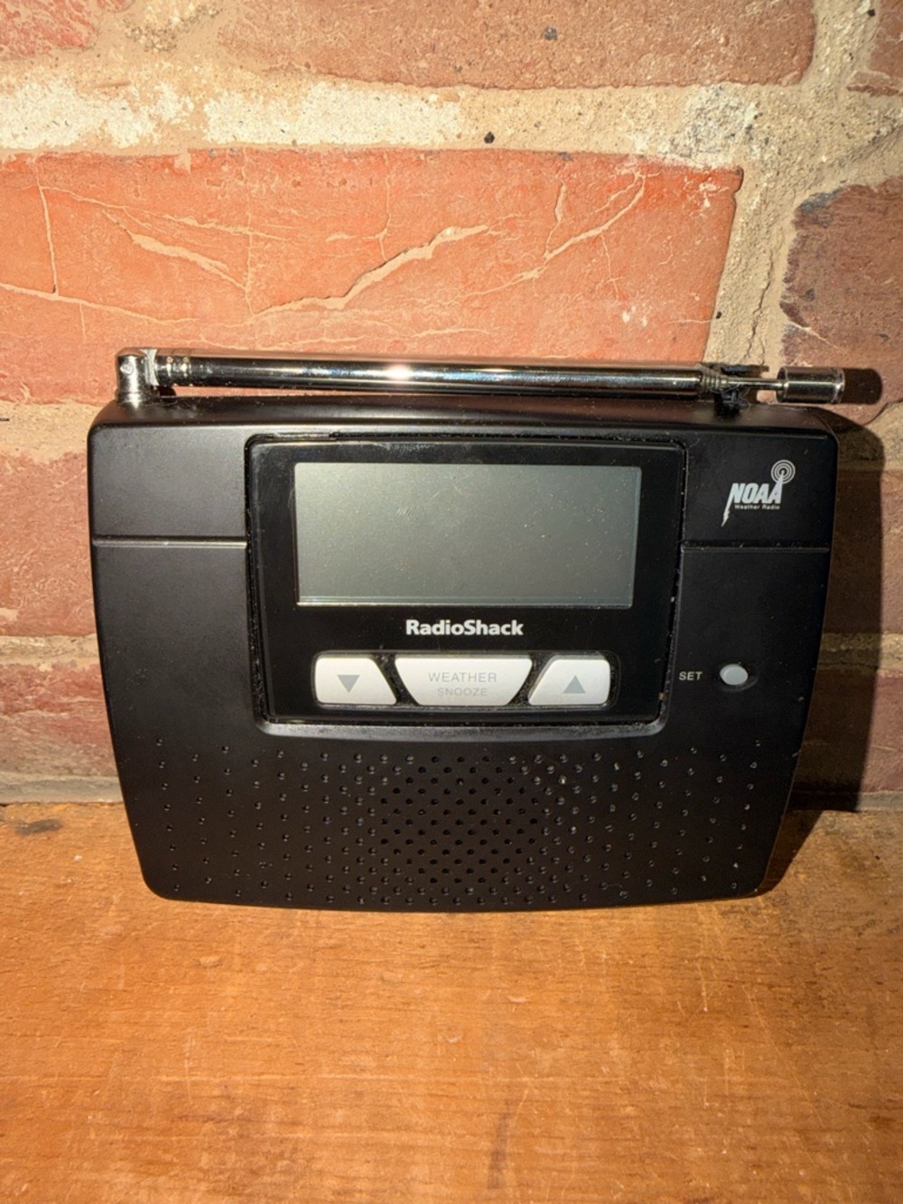 VTG RadioShack Black Portable NOAA Weather Radio with LCD
